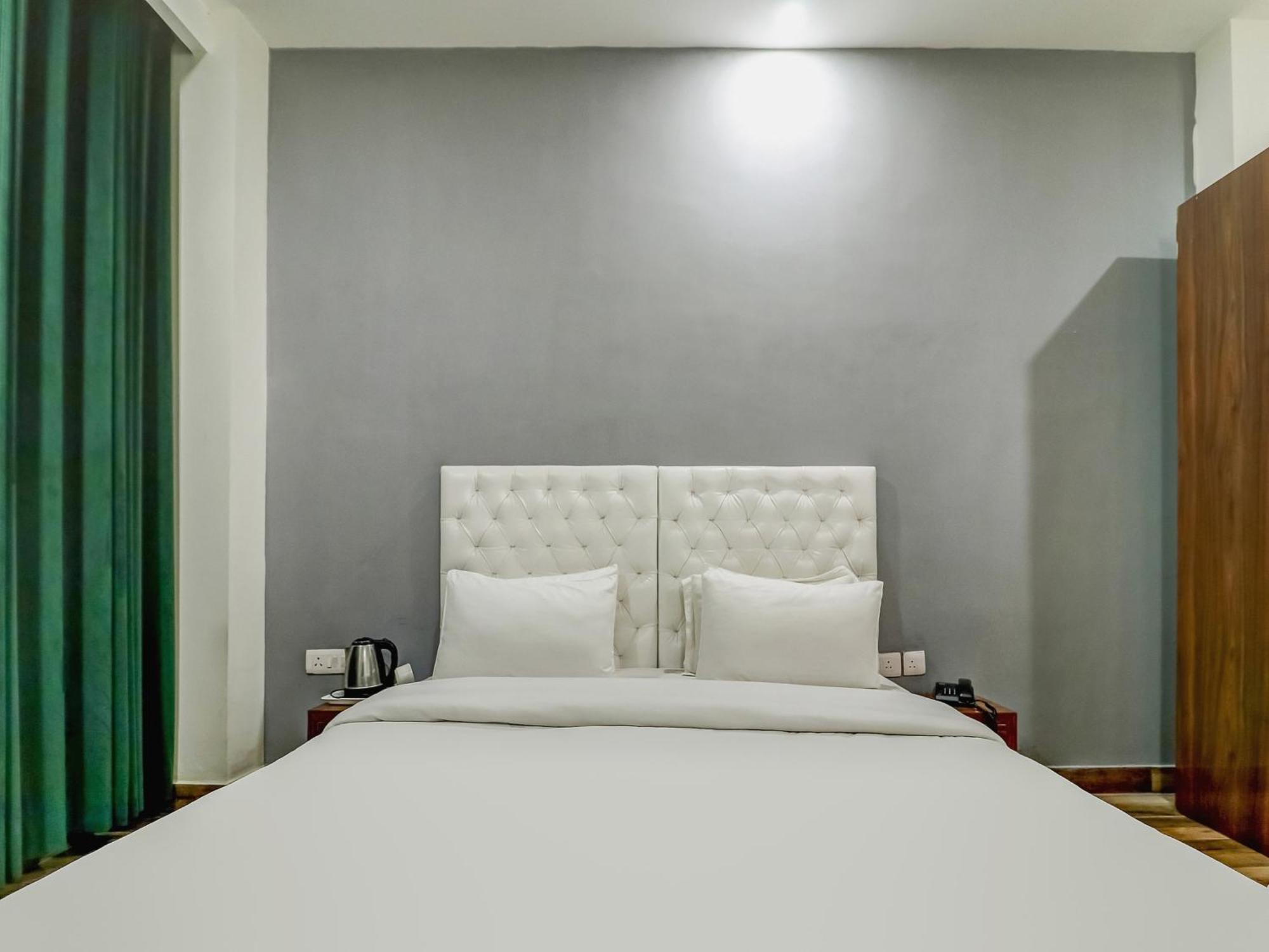 Hotel Townhouse Skylight Near Medanta Hospital Gurgaon Exterior foto